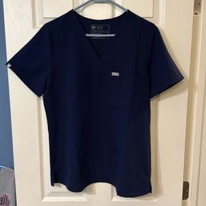 Figs Catarina One Pocket Scrub top. Medium